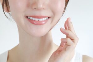 目黒区目黒本町の歯科医院【碑文谷コート歯科】では、口臭の原因診断と適切なクリーニングを行っています。お口のニオイが気になる方はお気軽にご相談ください。